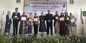 Wisuda Angkatan Ke-33: Menjejak Kenangan Menggapai Impian